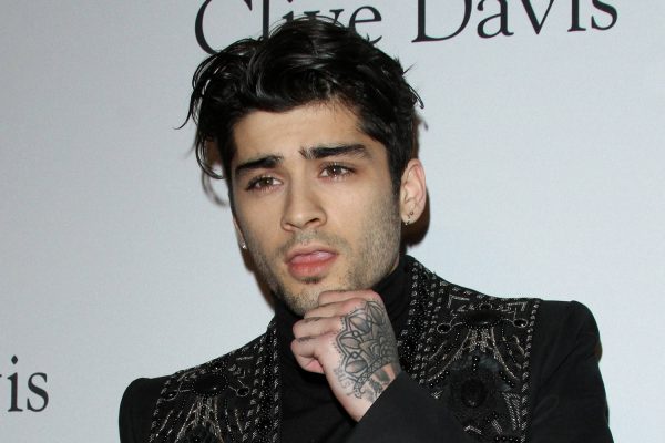 Zayn Malik detained for three hours by airport security on first trip to ... - Star Magazine UK