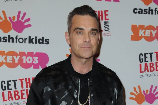 Robbie Williams encourages Zayn Malik to 'be brave' amid anxiety struggle - Star Magazine UK